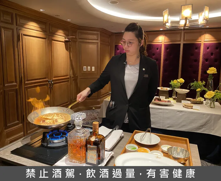 安東廳最經典的「火焰焦糖薄餅」復刻重現。莊偉祺攝