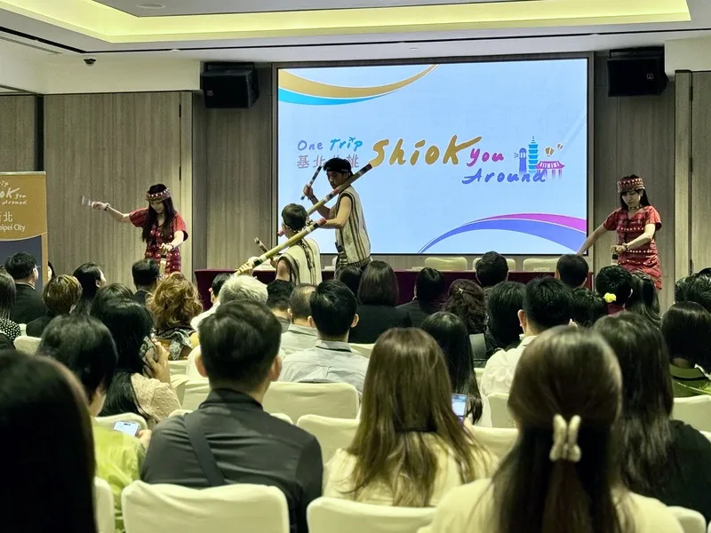 基隆市、新北市、台北市及桃园市30日在新加坡举办观光推介会,现场演出炒热气氛。 中央社