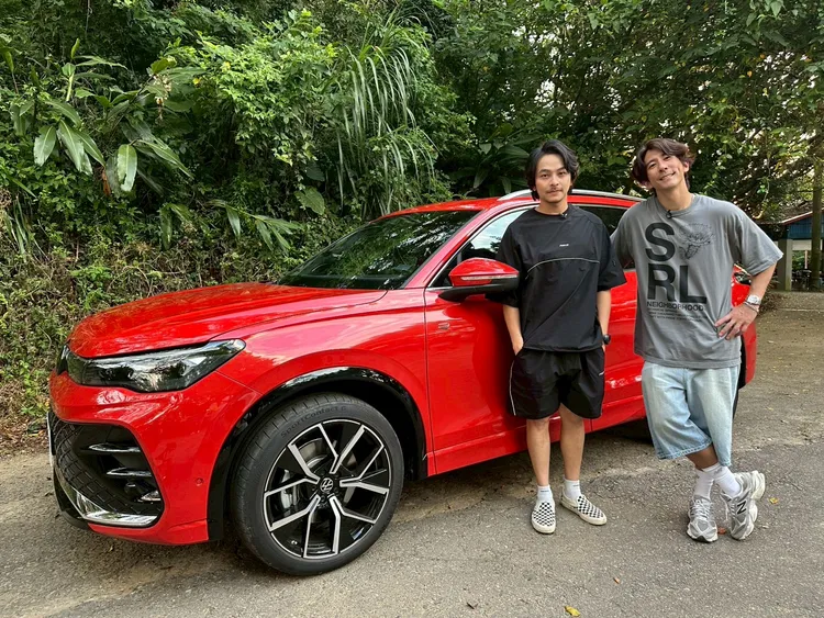 修杰楷（右）和楊銘威是多年好哥們。《修TIME》提供