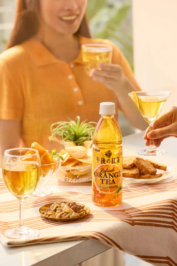 KIRIN「午後の紅茶-柳橙紅茶」以晚崙夏橙果汁×薄荷香氣調製，酸甜清爽、層次豐富，是工作空檔與午後時光的療癒小確幸。業者提供