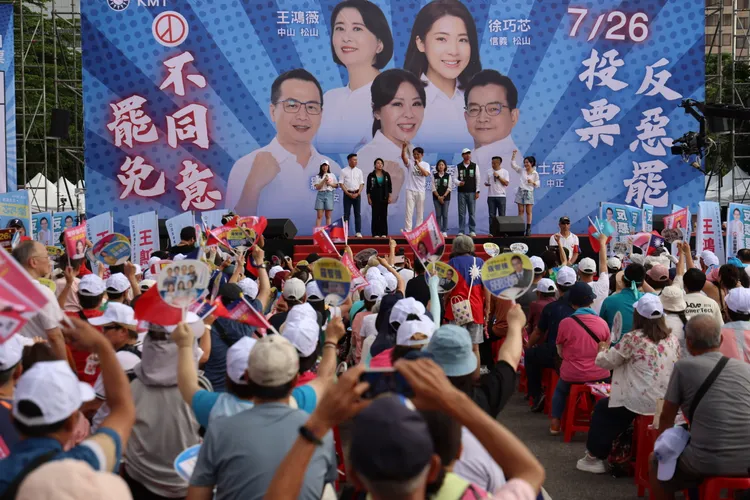 這次罷免名單中，台北市5席立委、台中市3席立委都榜上有名。李俊毅攝