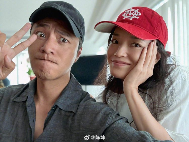 台灣女導演第1人！舒淇初執導殺入威尼斯影展　嗨轉圈圈和「他」開香檳