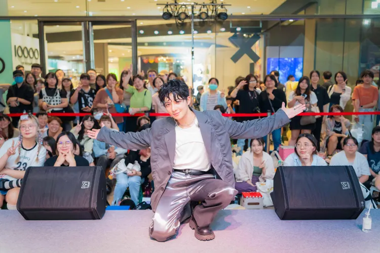 陳竟飛。Ease香氛提供