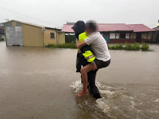 豪大雨積水!白河警緊急封閉道路 協助低窪地區52民眾撤離