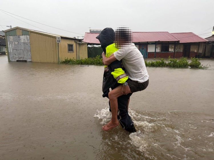 豪大雨積水！白河警緊急封閉道路　協助低窪地區52民眾撤離