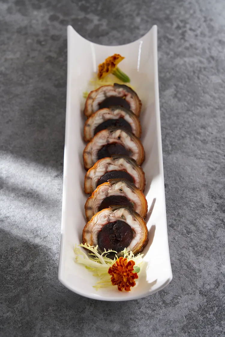 煙燻梅子鰻560元。國聯大飯店提供