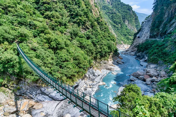 偏好深度旅遊且想省心旅遊的旅客，推薦花蓮套裝行程一次搞定食宿行遊。業者提供