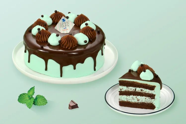 亞尼克薄荷巧克力蛋糕厚厚薄荷奶霜包覆蛋糕，再披上73%貝可拉巧克力，適合重度薄巧派大快朵頤，(6吋)售價920元。業者提供