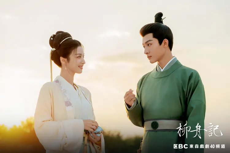 張晚意（右）與王楚然與首次合作CP感十足。東森提供