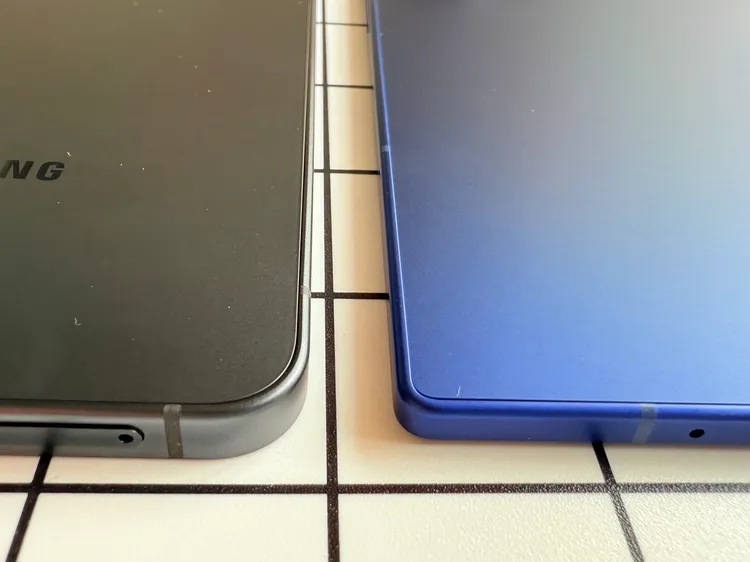 展開來的厚度比S25 Edge還薄。趙筱文攝