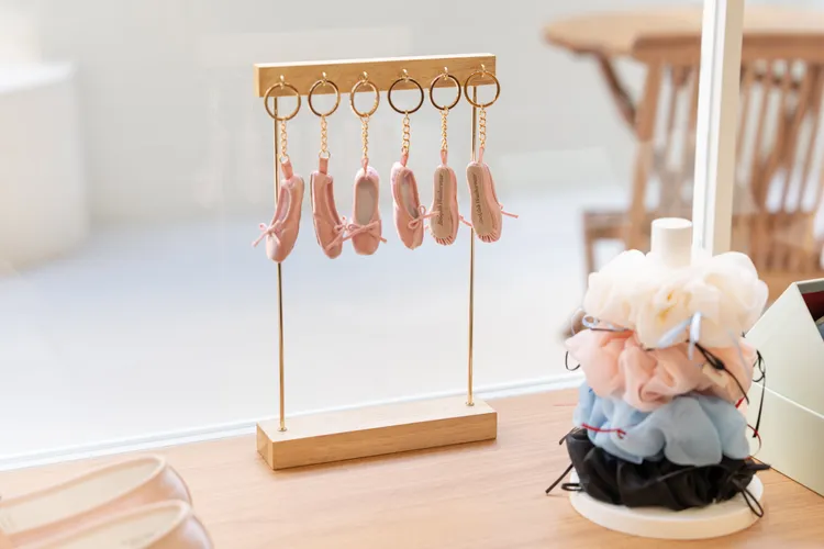 Rockfish推出芭蕾舞鞋鑰匙圈。品牌提供