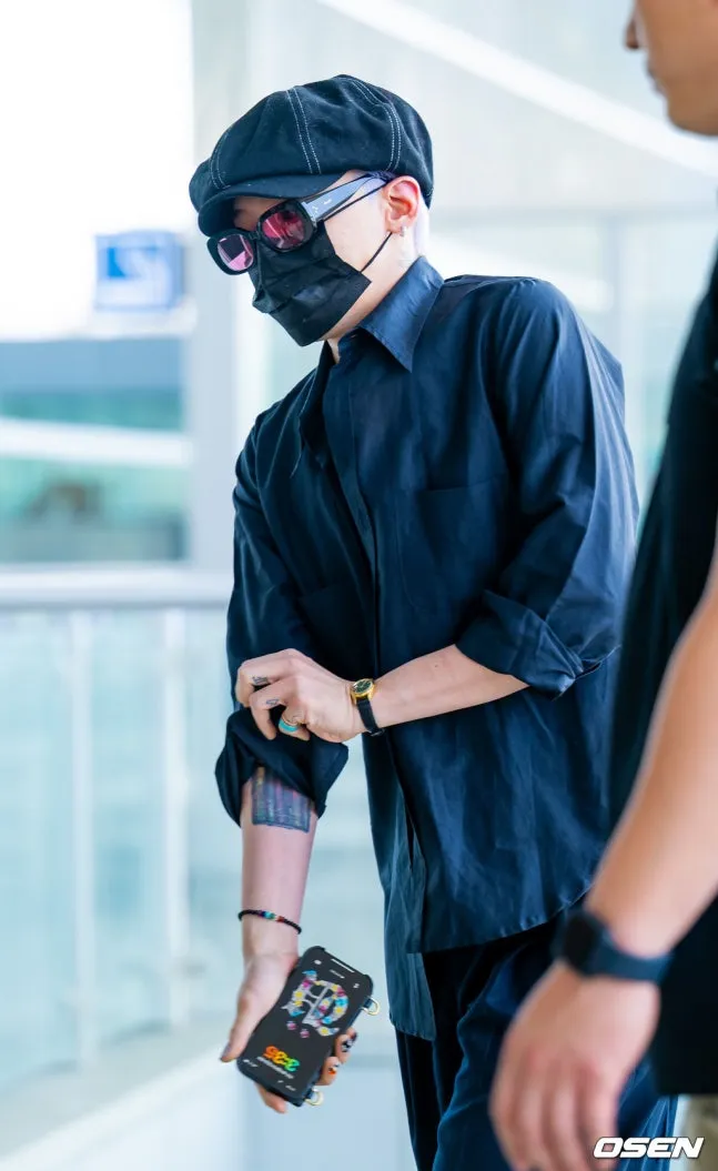 GD指甲彩繪和刺青吸睛。翻攝OSEN