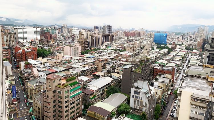 購屋壓力山大　去年Q4房貸負擔率46.62%需不吃不喝10.76年