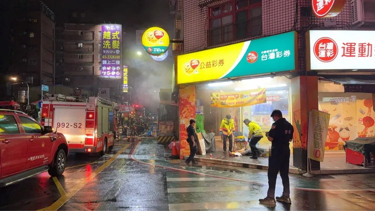 現場救援。桃園警分局提供