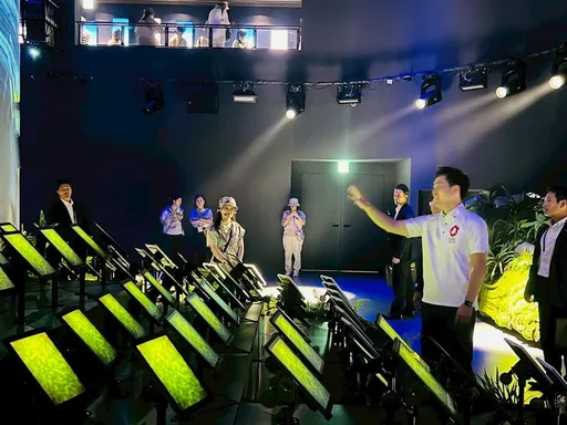 大阪府知事参观世博TECH WORLD馆 大赞「太棒了」