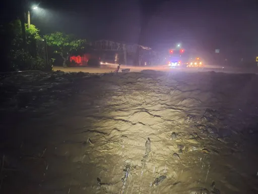 大雨下不停釀災 台東南迴、南橫公路土石流交通中斷!中午前搶修通行
