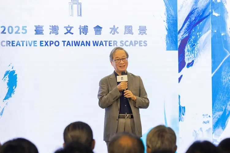 李遠期盼藉由各種水意象，讓大家看見水如何成就這座多元豐厚的島嶼。文化部提供