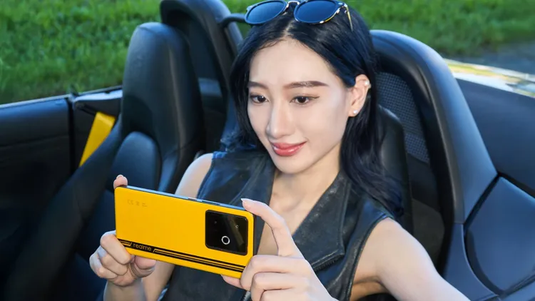 realme GT 7T「AI風光大片」能智慧修正構圖角度，維持畫面水平，是視覺創作新手與旅行愛好者的強力後盾。realme提供