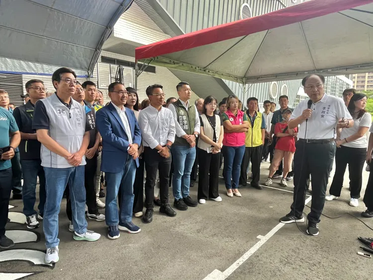 中央與地方攜手合作打造輕軌Plus。捷運局提供