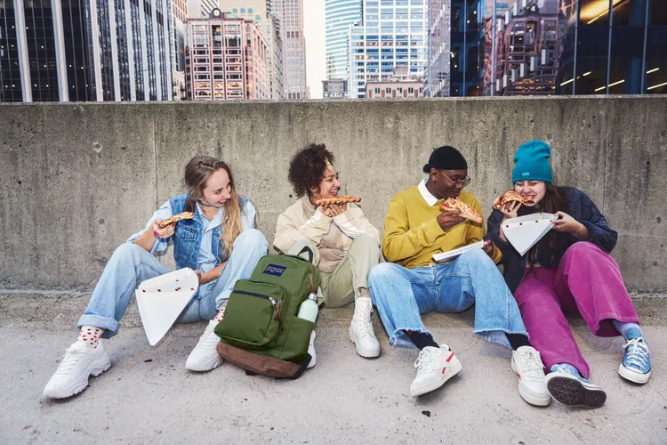 JanSport Right Pack，3380元。品牌提供