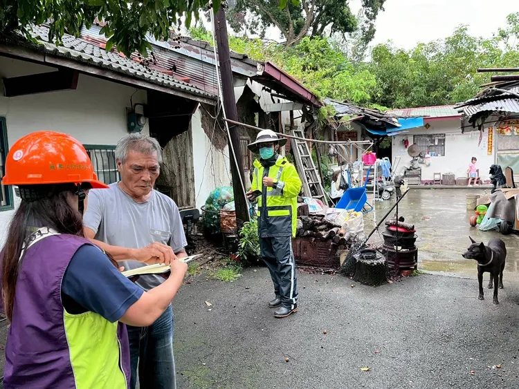 甲仙撤離民眾。市府提供