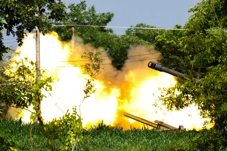 泰柬再度駁火！柬疾呼停戰「卻揮軍入侵遭逼退」　控泰F16轟炸違法