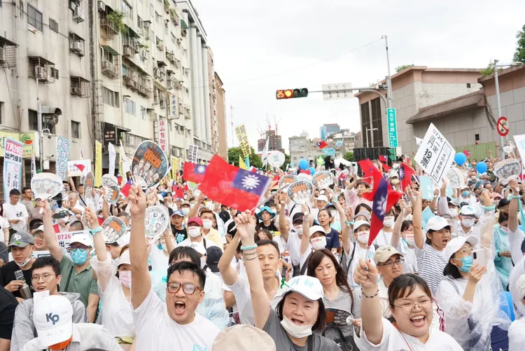 民眾黨「民主起義！反罷要贏、台灣要贏」造勢。邱筠媜攝