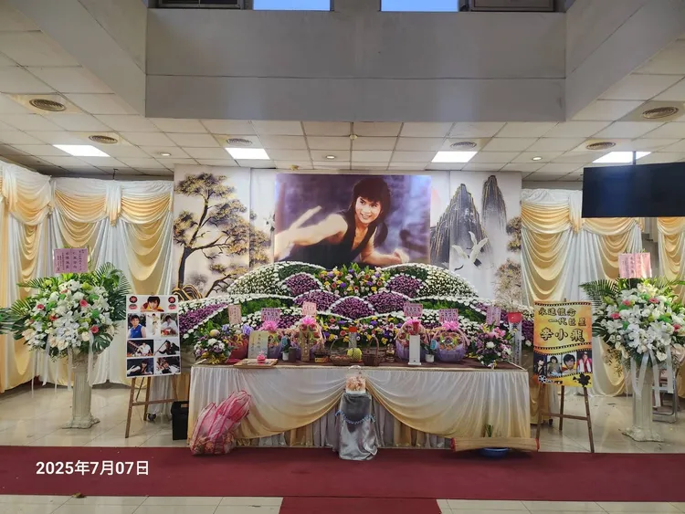 李小飛告別式沒有華麗鋪張，僅生前至親好友齊聚送行。李翔提供