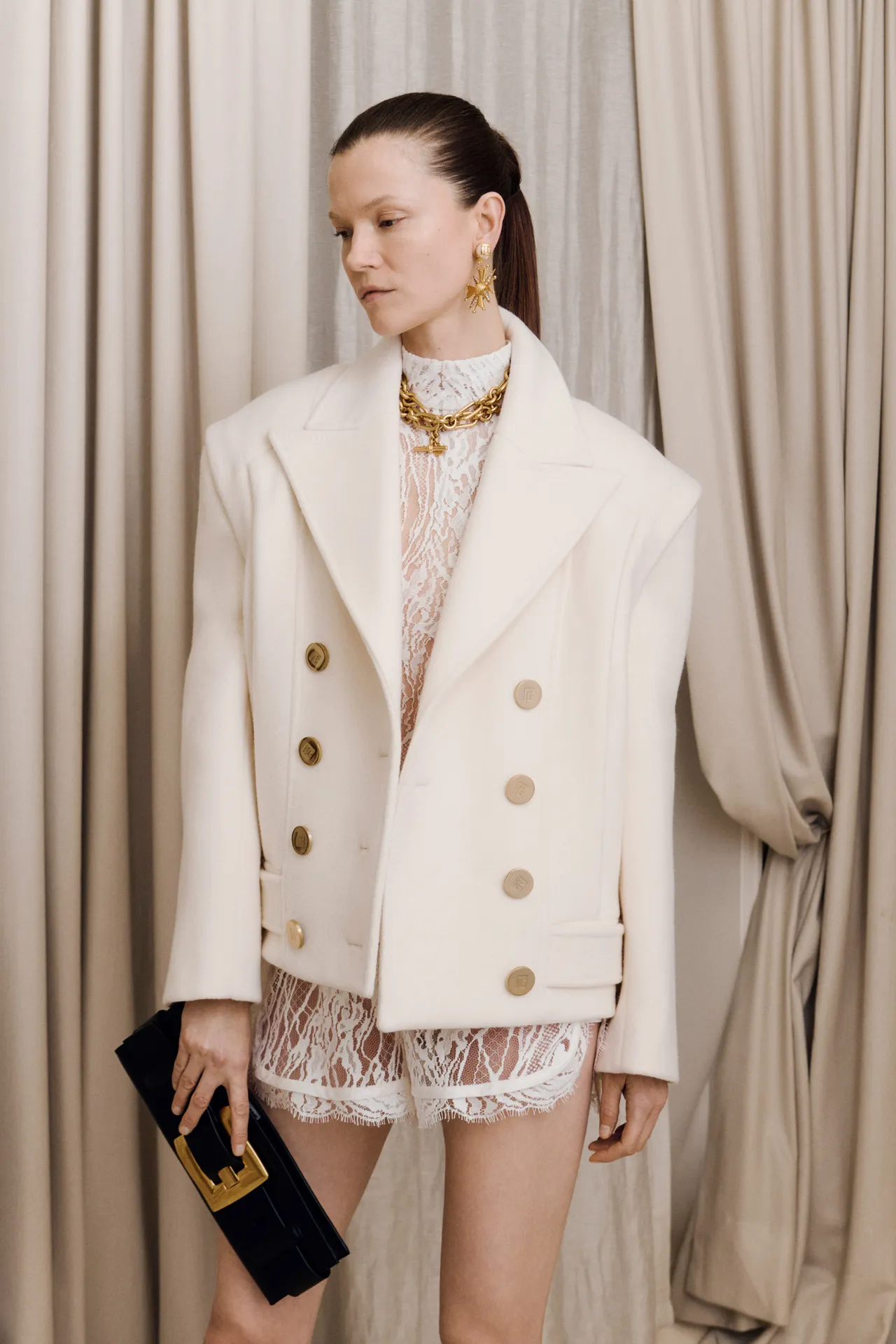 BALMAIN全新一季续写优雅诗篇。品牌提供