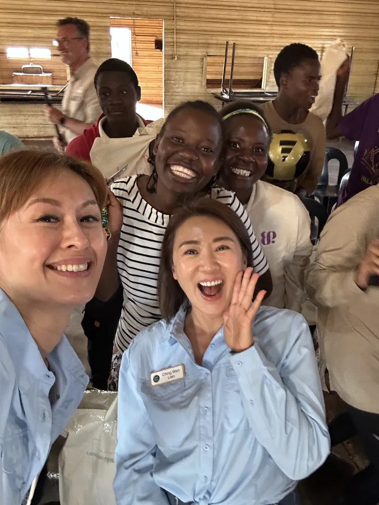 連靜雯代表台灣公司到非洲做公益。楠軒工作室提供