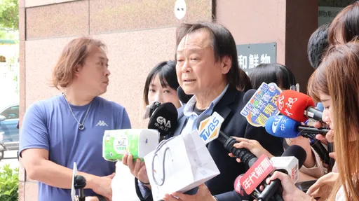 送柯建銘衛生紙擦屁股!王世堅嗆「該怎麼做他自己知道」