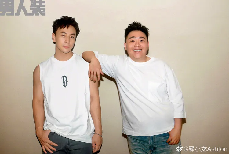 現年37歲的釋小龍（左）、35歲的郝劭文仍維持好交情。翻攝釋小龍微博