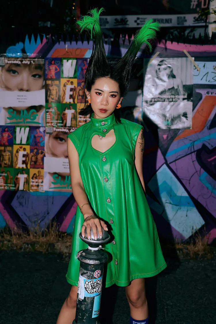 內內化身超模，甫登場便氣場十足，瞬間成為全場焦點。SWAG提供