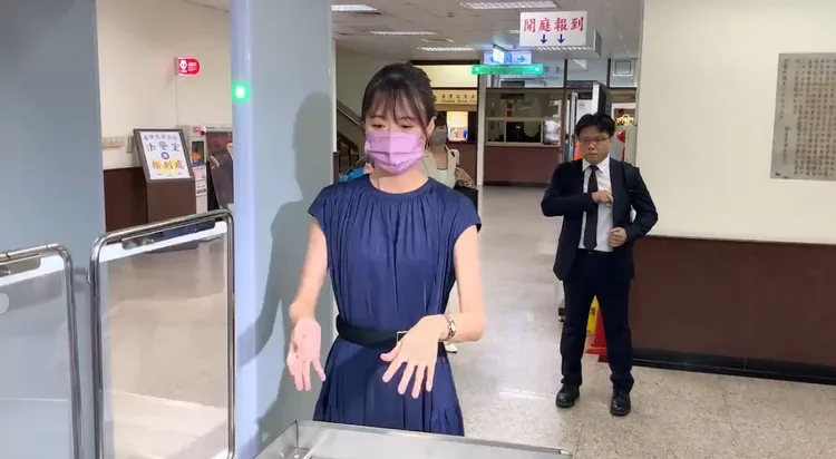 「公衛文」王郁文捲入高虹安涉安案，今早現身高院出庭。讀者提供