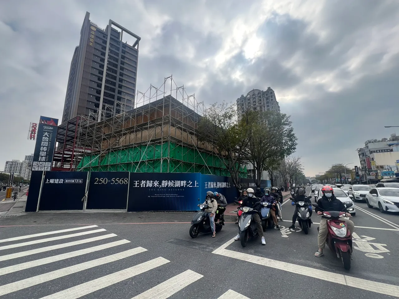 全台均出现建商缓推案,但代销持续花老本,将过去赚的全部吐回来现象。叶家铭摄