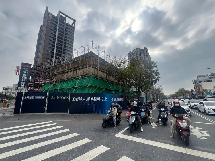全台均出現建商緩推案，但代銷持續花老本，將過去賺的全部吐回來現象。葉家銘攝