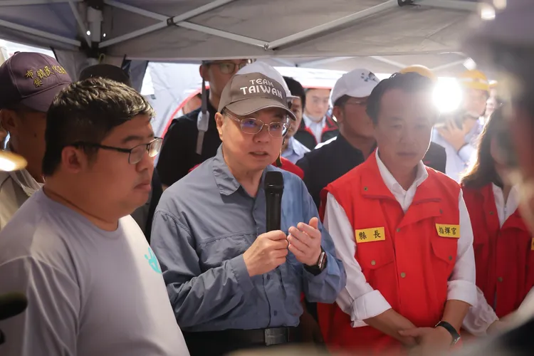 各部會已提供「丹娜絲颱風災害救協助事項」計12大項，涵蓋慰問金、淹水救助、農漁業紓困、便民服務、勞工就業協助等多方面。行政院提供