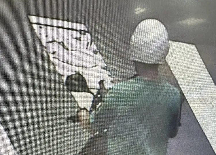 曾男本就因為毒品、詐欺、竊盜通緝在案，現在又罪加一等。翻攝照片