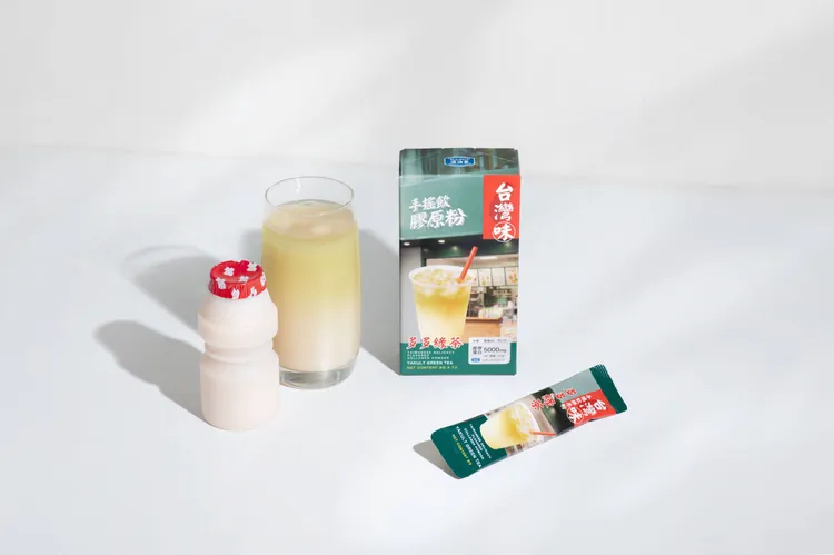 活沛多 台灣味手搖飲膠原粉－多多綠茶風味》。業者提供
