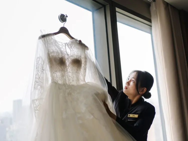 台北遠東香格里拉專業團隊提供全程客製化婚禮企劃，從主題發想到小管家服務，確保細節完美無瑕。台北遠東香格里拉提供