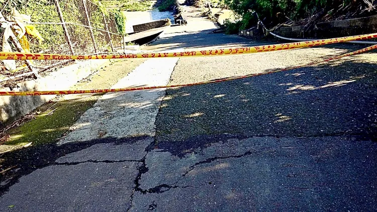 警方到場封鎖並管制車輛通行。嘉義縣政府提供