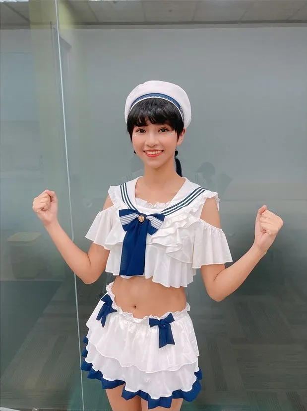 张法法担任女团偶像时期的模样,她已于2023年从「AKB48 Team TP」毕业,翻摄张法法IG