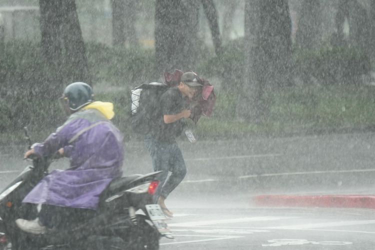 中南部豪雨炸一週！氣象署啟動劇烈豪雨作業　今雨「下不停」