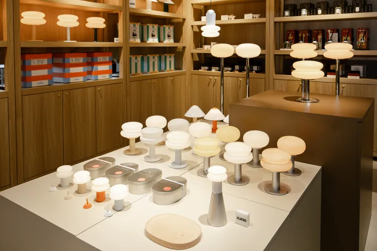 瑪黑與韓國設計燈具品牌「ILKW」，展開為期1個月的快閃企劃。品牌提供