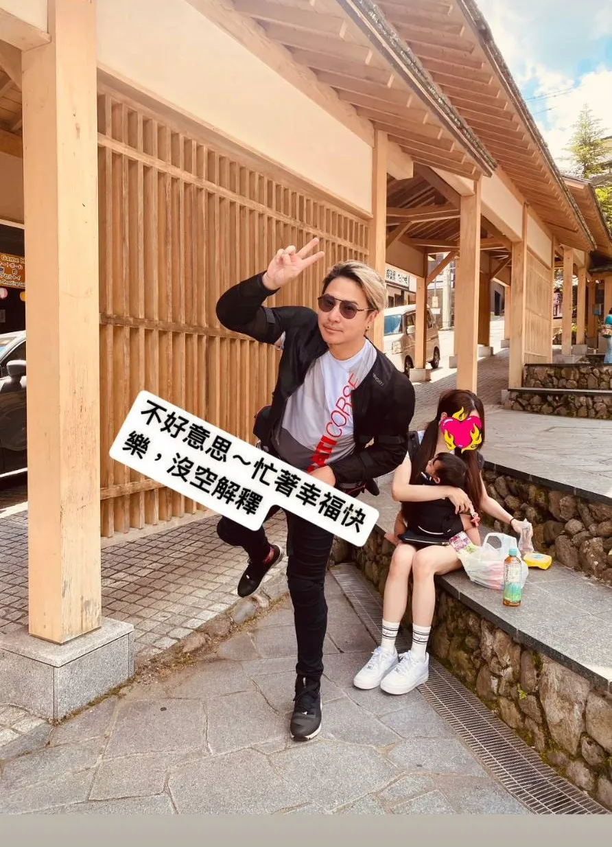 对分居风波,欧弟今天在社群发文及秀与老婆、小孩合照。翻摄欧弟IG