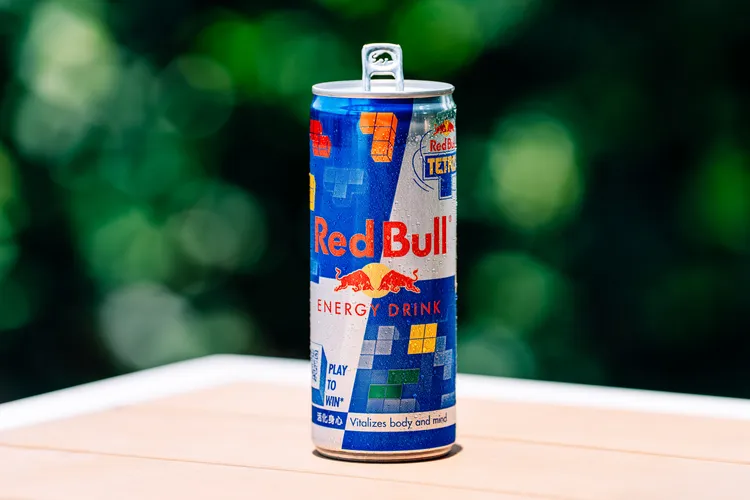 Red Bull 於即日起推出 Red Bull Tetris 聯名限量罐。Red Bull提供