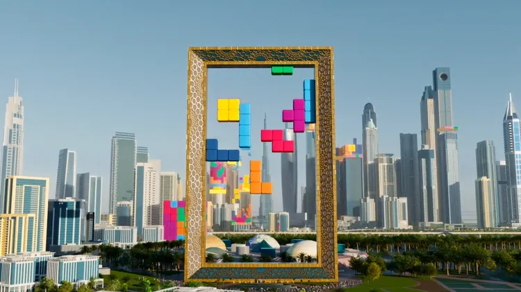 由各國脫穎而出的 Red Bull Tetris 最強冠軍將代表其國家飛往杜拜，在傳奇地標「杜拜之框」下，親眼見證由2500台無人機實體打造的空中對戰舞台。Red Bull提供