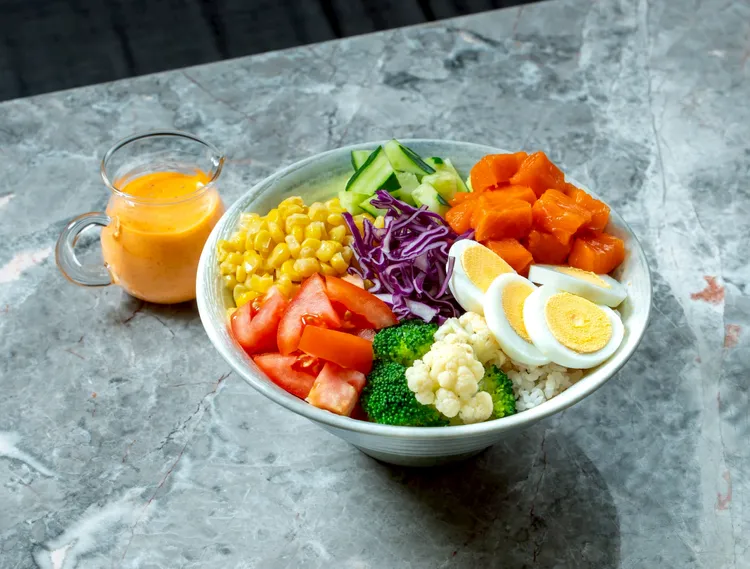 微風廣場-Trine&Zen 夏威夷海鮮飯 推薦價480元。業者提供