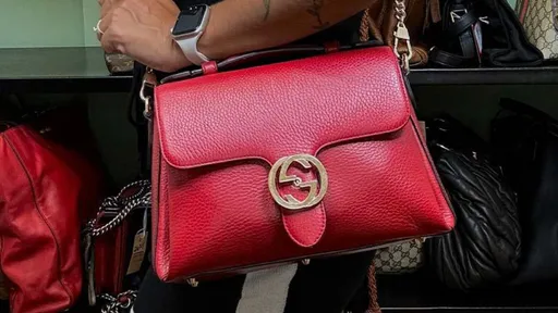 不愧是中國!她在商場GUCCI專賣店買包包 6年後才知是假貨