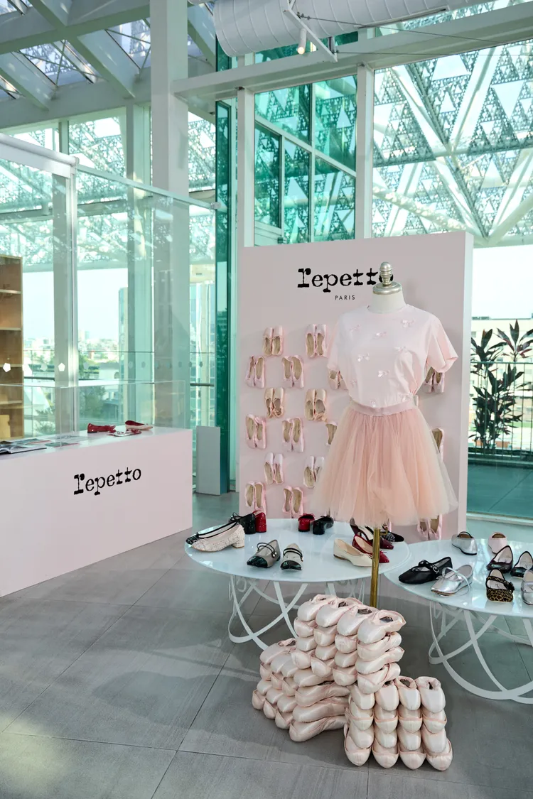 Repetto、南美春室的聯名企劃在台南市美術館二館登場。品牌提供